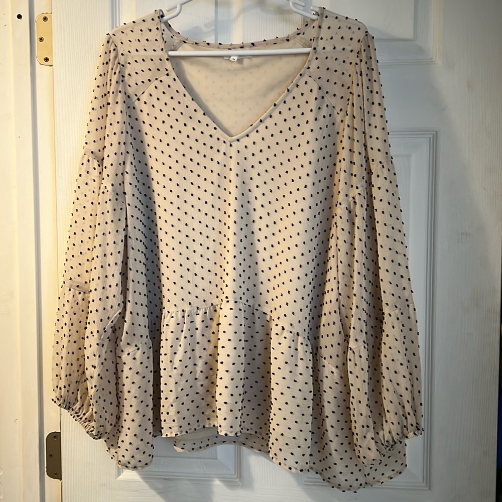 Maurice’s polka dot peplum blouse sz 1x